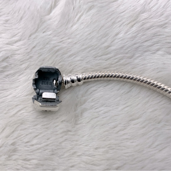 Pandora Moments Bracelet - Picture 5 of 7